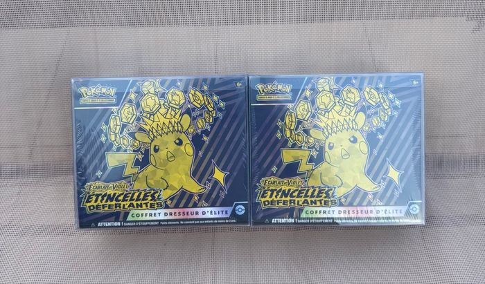 Coffret dresseur d’élite Pokémon - etincellle déferlante - ev8