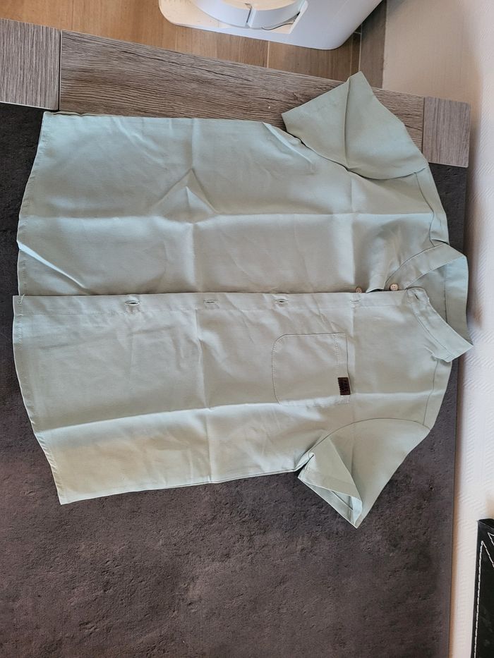 Jolie chemise vert sauge neuve - photo numéro 5