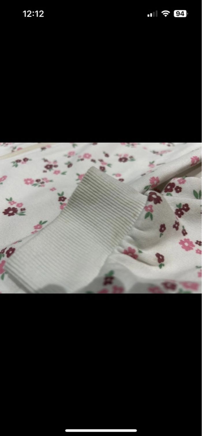 Veste à zip et à capuche blanche motifs fleurs roses 10 ans - photo numéro 2