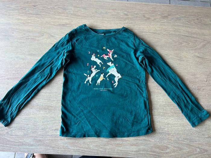 Teeshirt manches longues vert motifs chiens 8 ans