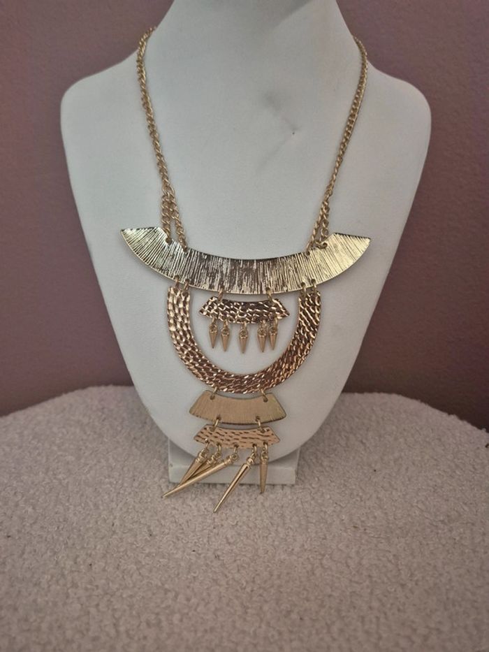 Collier doré - photo numéro 2