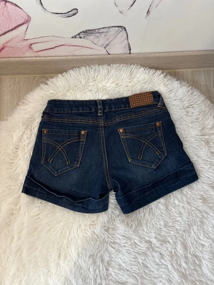 Short en jeans taille 36 - photo numéro 3