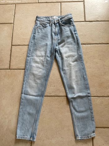 Jeans Mom Bershka taille 32 