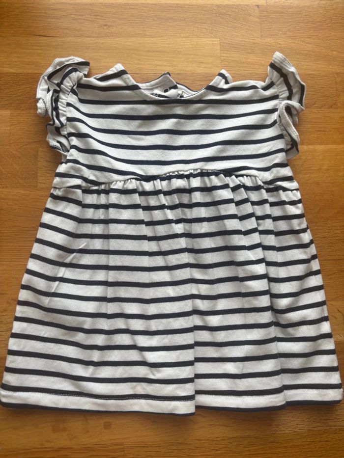 Jolie robe Tape à l’œil 6 mois comme neuve