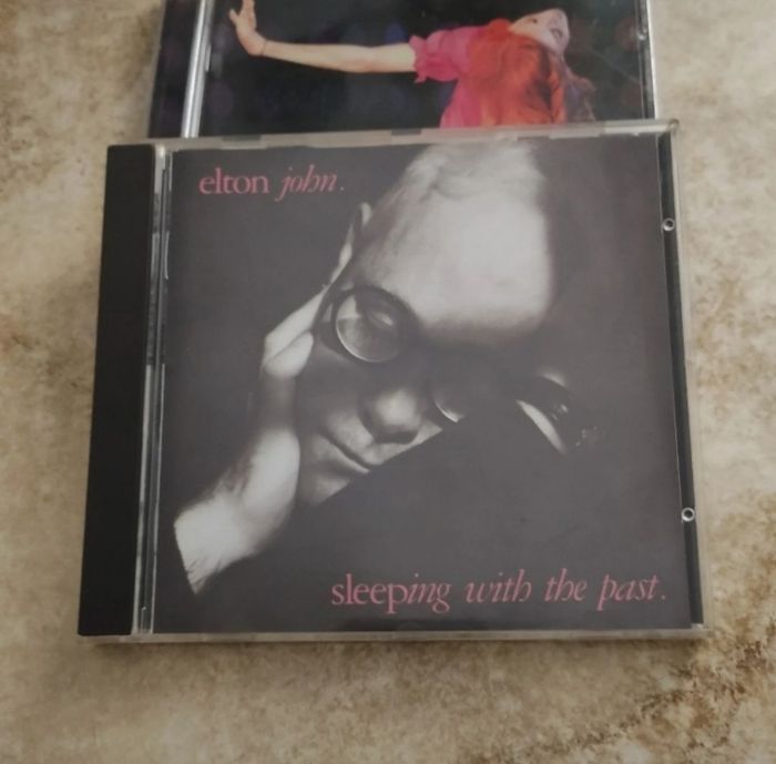 💽 Lot de 2 CD les albums 1 Elton John 1 Madonna (neuf) - photo numéro 5