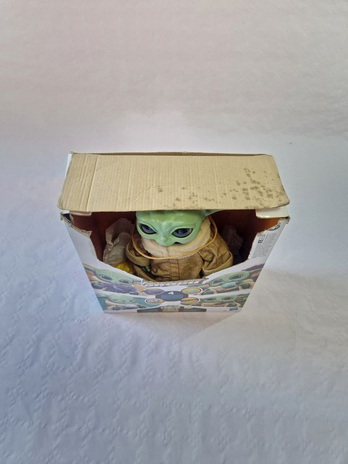 Peluche interactive Star Wars Mandalorian Goûter de Grogu / bebe yoda animatronic - photo numéro 4