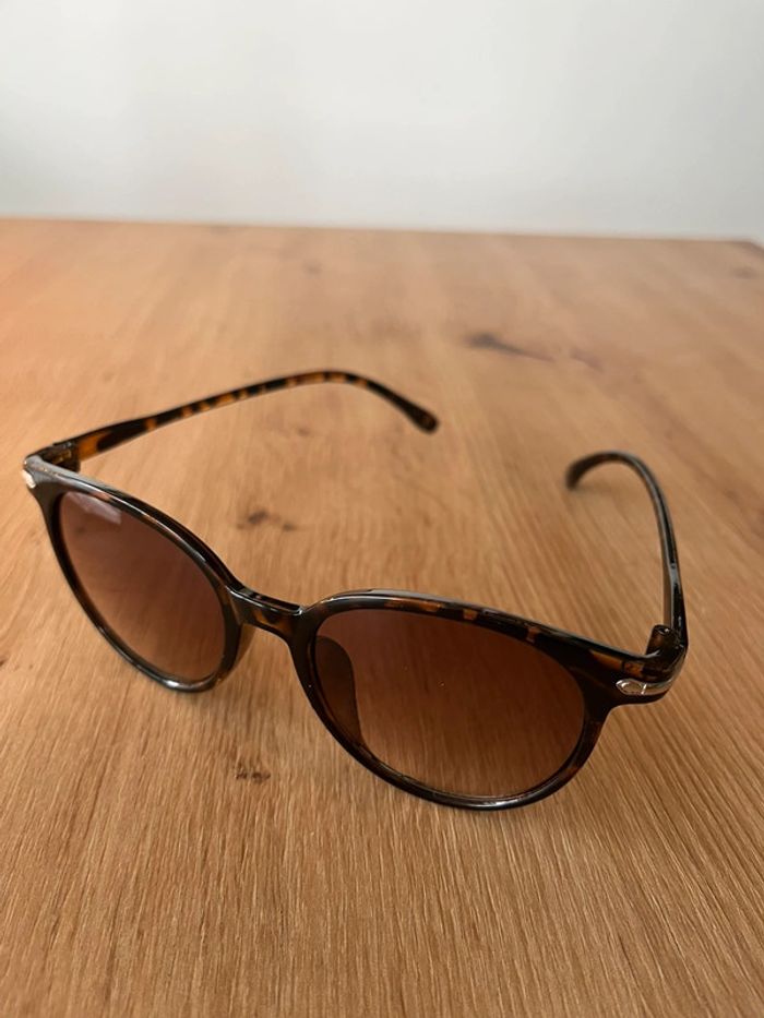 Lunettes de soleil vintages femmes neuves - photo numéro 5