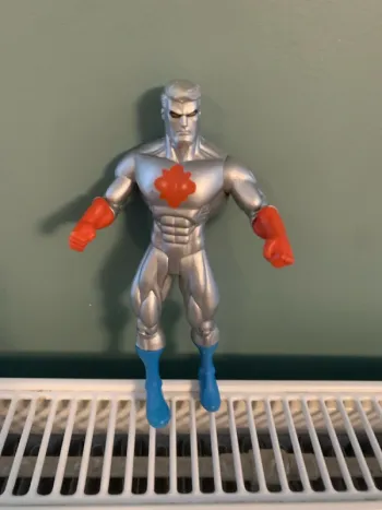 figurine captain atom