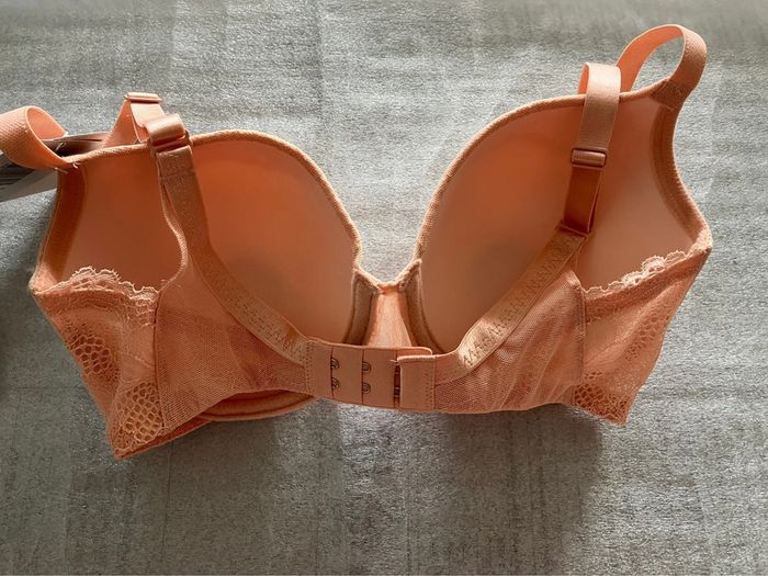 Soutien-gorge rose Triumph neuf - photo numéro 5
