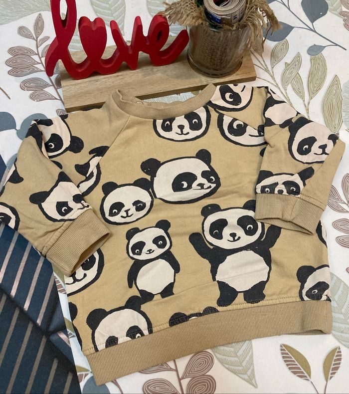 3 pulls 1 gilet 12 mois - photo numéro 2