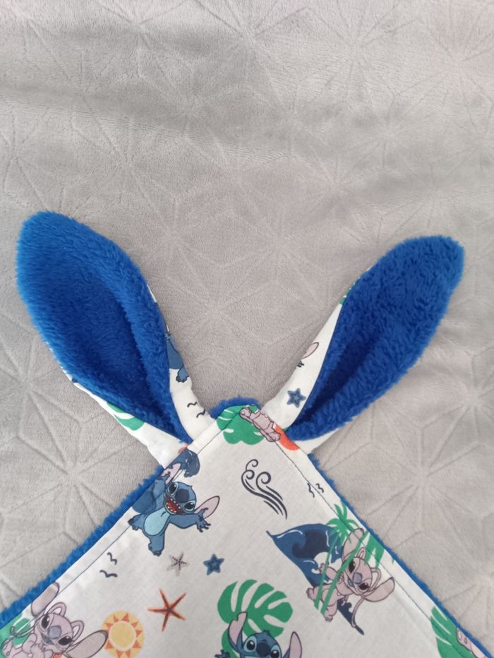 Doudou plat « imprimé Disney : Stitch » - photo numéro 4