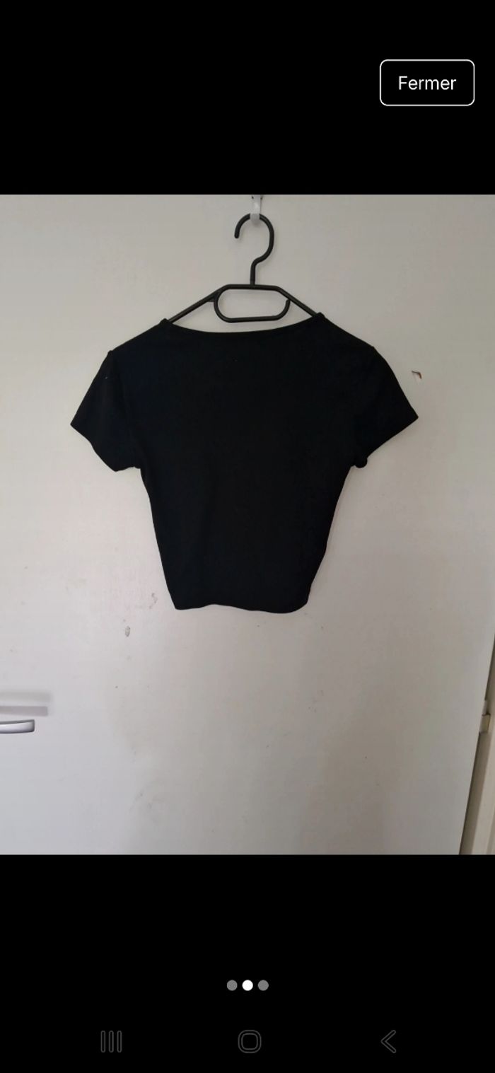 Tee-shirt noir - photo numéro 2