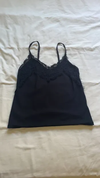 Top a dentelle