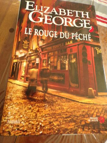 Livre Elizabeth George Le rouge du péché