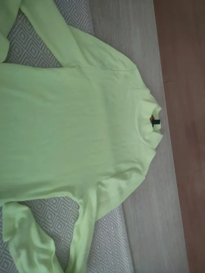 Sous pull col roulé jaune fluo côtelé Jennyfer 12 ans - photo numéro 2