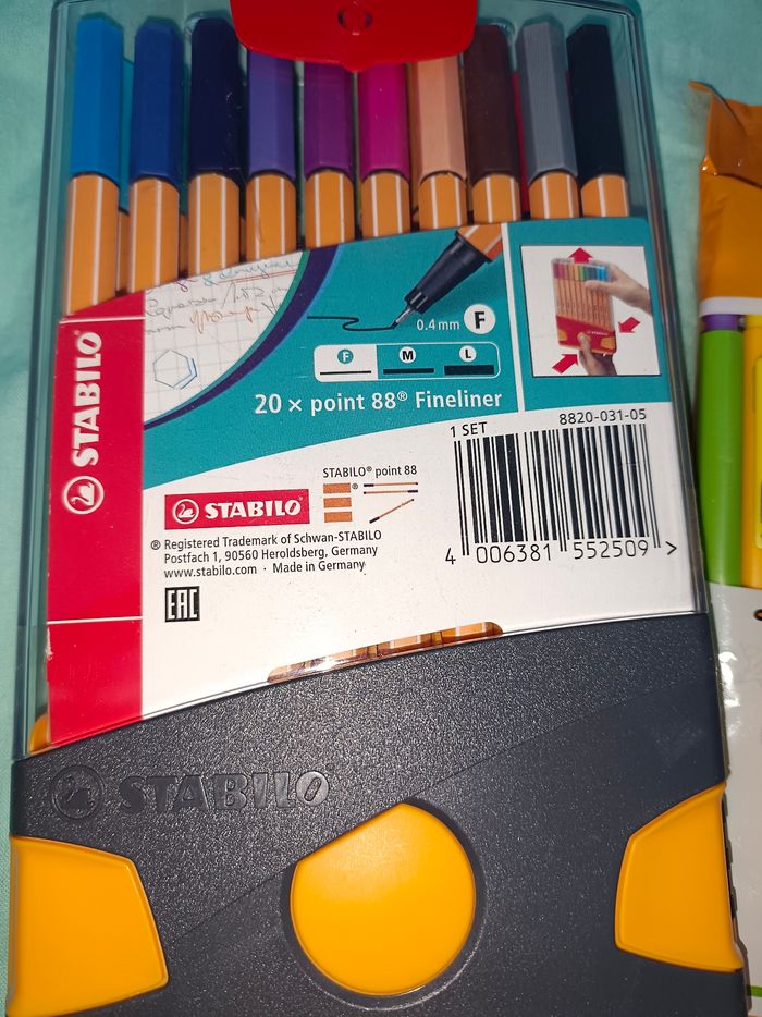 Lot de fournitures scolaires x3 - photo numéro 2