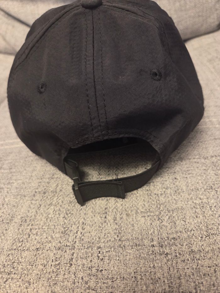 Casquette noire - photo numéro 4