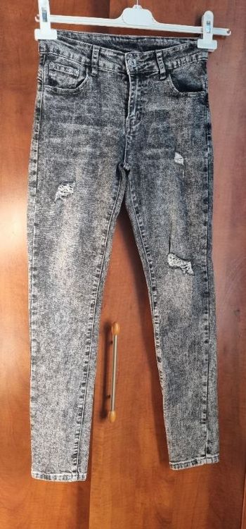 Jeans gris à trous taille S