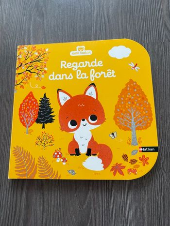 Livre « regarde dans la forêt »