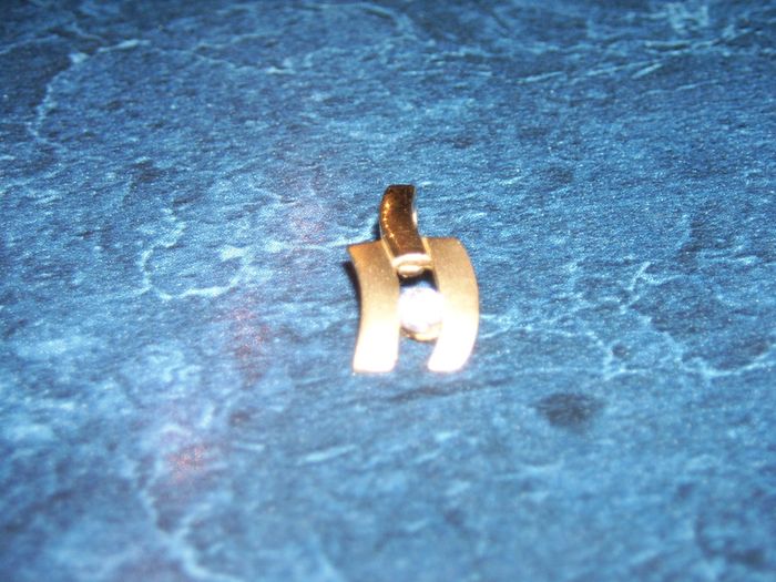 pendentif en or jaune 18 carats avec oxyde de zirconium neuf