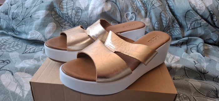 Sandales compensé doré et blanche IVOIRE