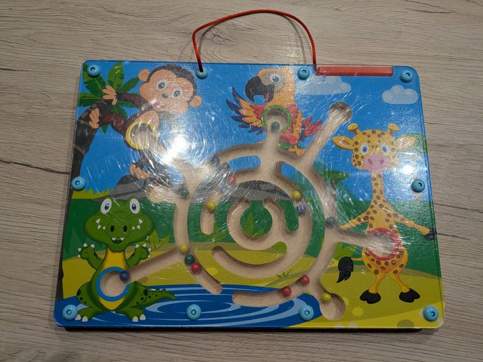 Jeu labyrinthe en bois aimanté