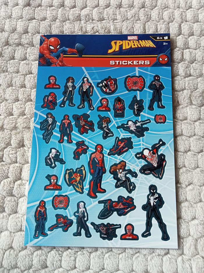 6 fiches de stickers spiderman