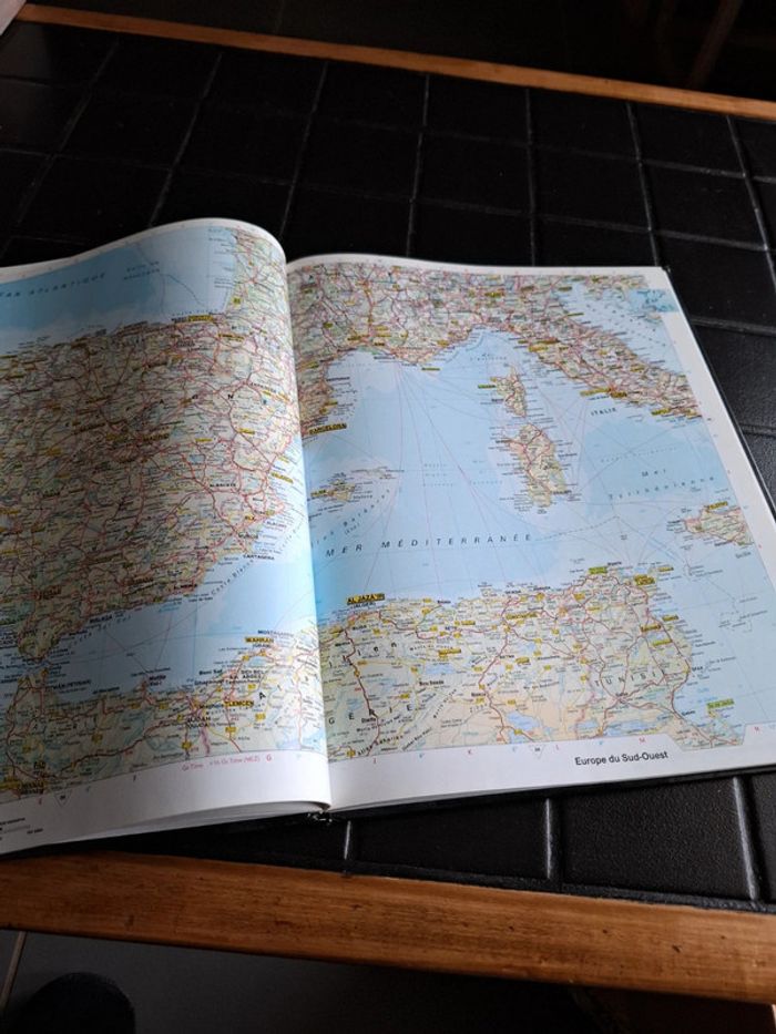 Atlas livre France loisirs - photo numéro 3