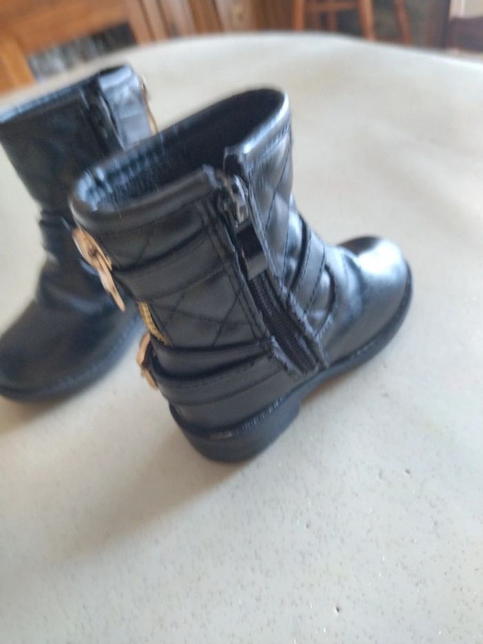 Bottes bébé noires. Taille 19 - photo numéro 3
