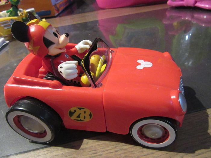 Bolide transformable avec Mickey Top départ - photo numéro 2
