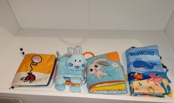 Lot de 4 livres tissus bébé 