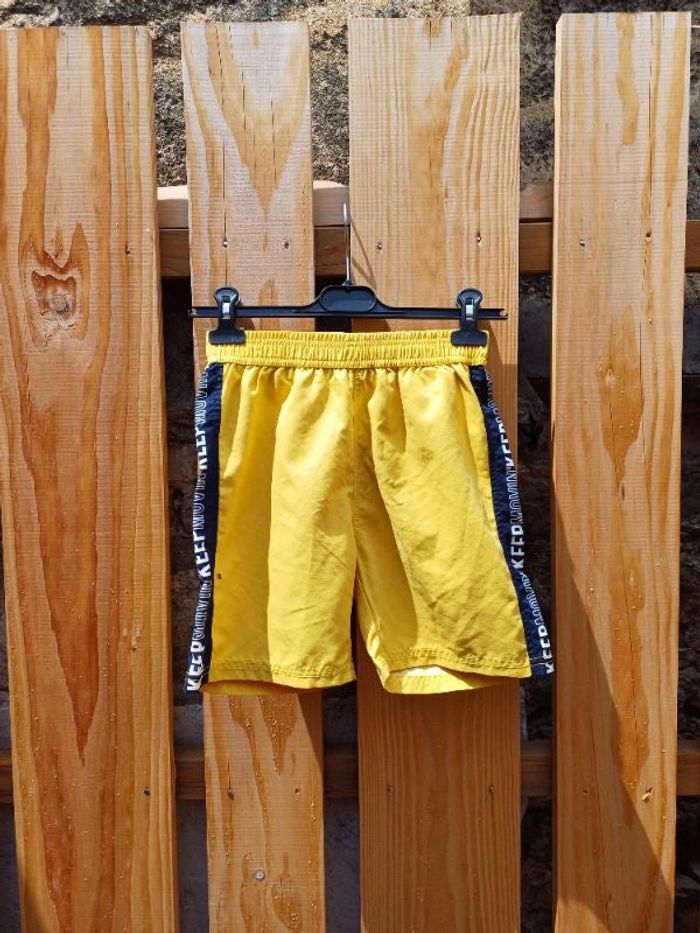 Short de bain jaune 10 ans