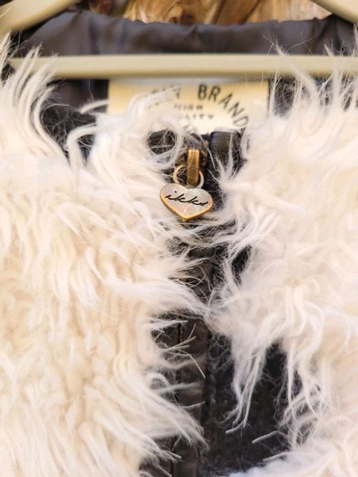 Superbe manteau IKKS en "poils" blanc 🌟 , cœurs et étoiles, 10 ans - photo numéro 3