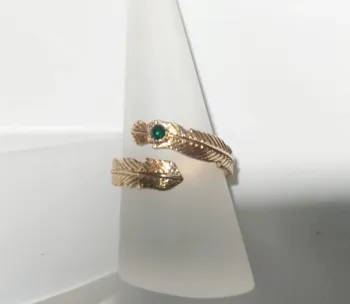 Bague dorée double feuille strass verte