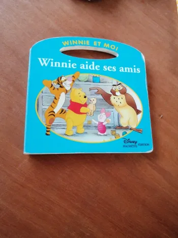 Livre Winnie aide ses amis