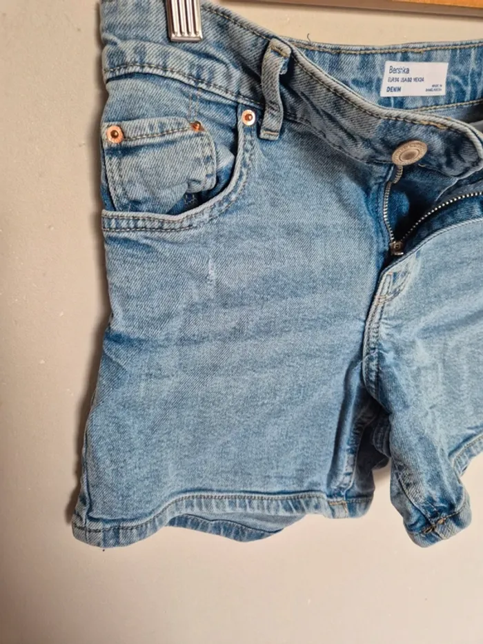 Short Bershka taille 34 - photo numéro 4