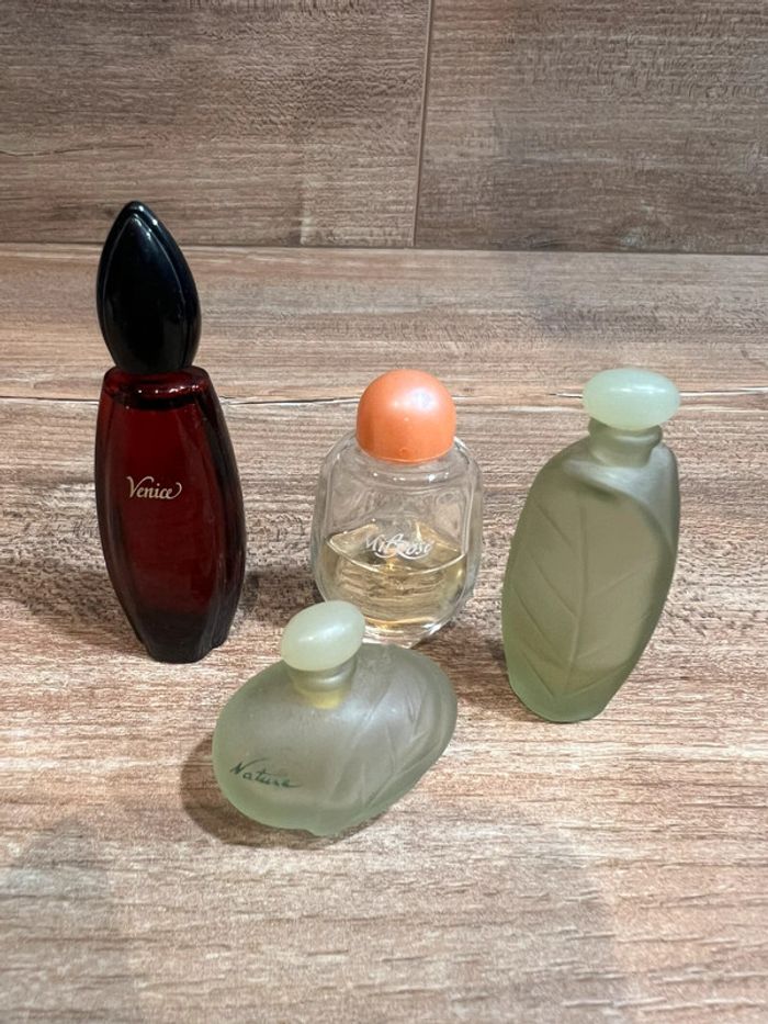Lot 4 miniatures parfum