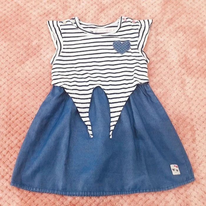 Robe 12 mois en très bonne état