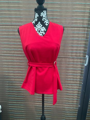 Blouse rouge sans manches neuve TU (n°47)