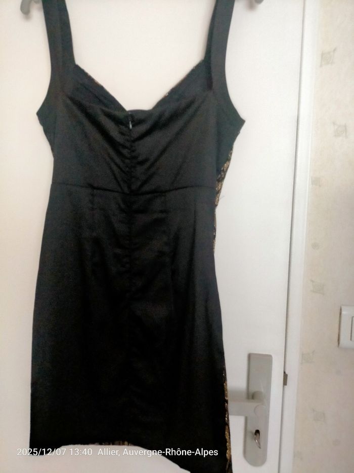 👗1 robe pour les fêtes - photo numéro 3