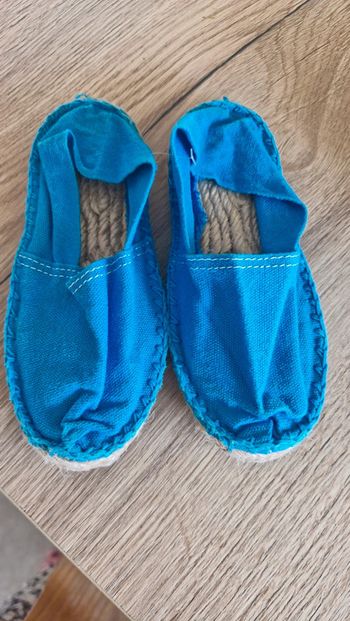 Espadrille neuve taille 28