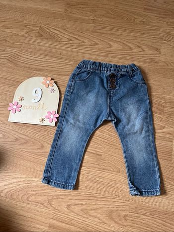 Jean 9 mois tape à l’œil