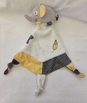 Doudou plat Éléphant blanc , jaune et gris - Sauthon
