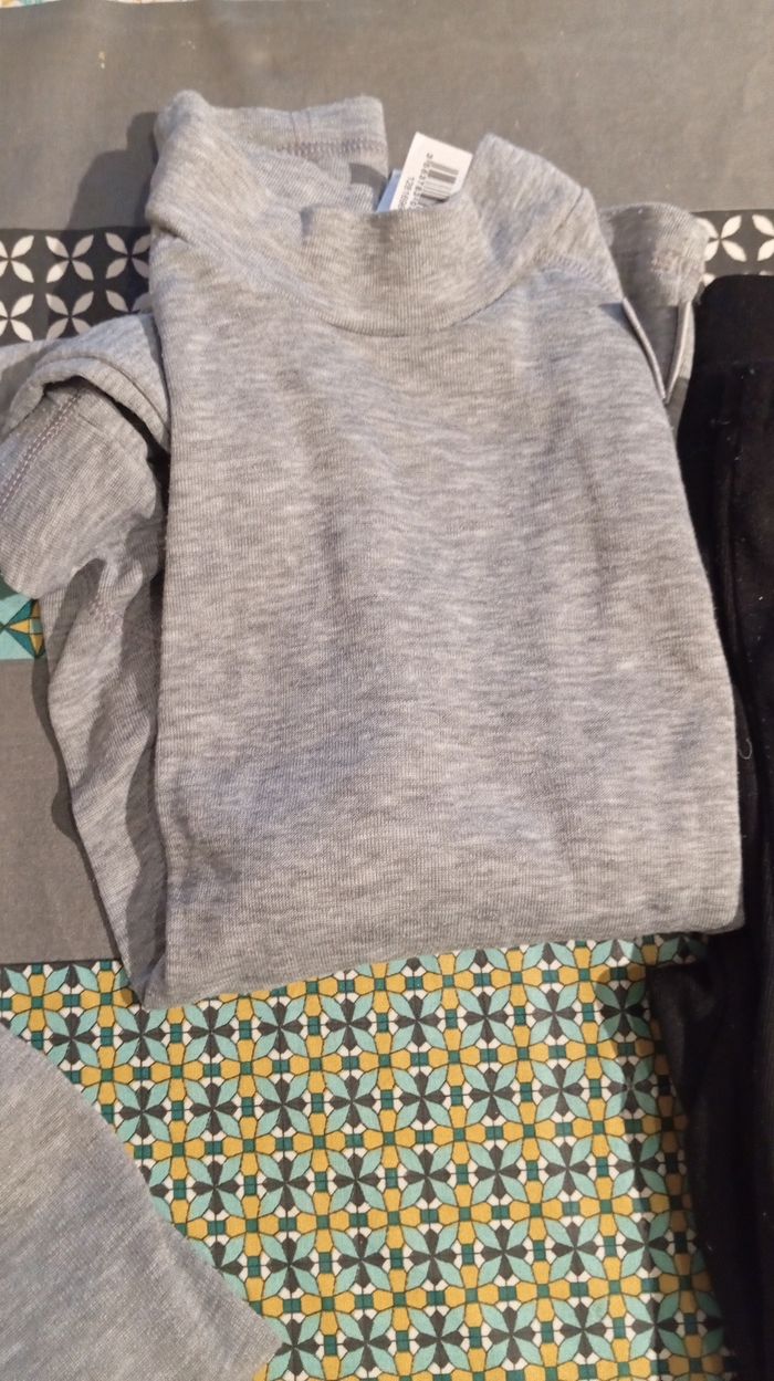 Lot 6 vêtements techniques ski 6 8 ans - photo numéro 3