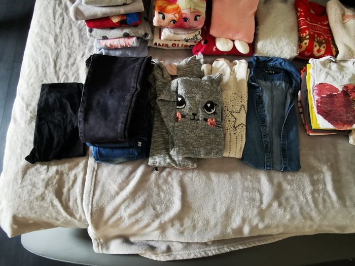 Lot vêtements fille 6 ans - photo numéro 2