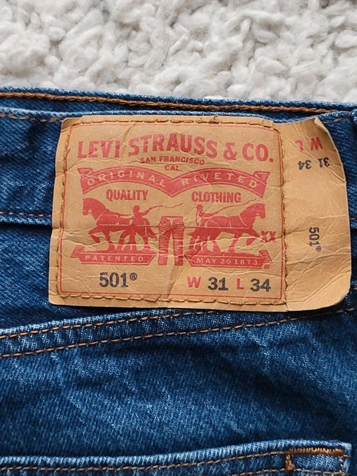 Jean Levi's 501  W31 L34 bleu foncé Taille 38 - photo numéro 6