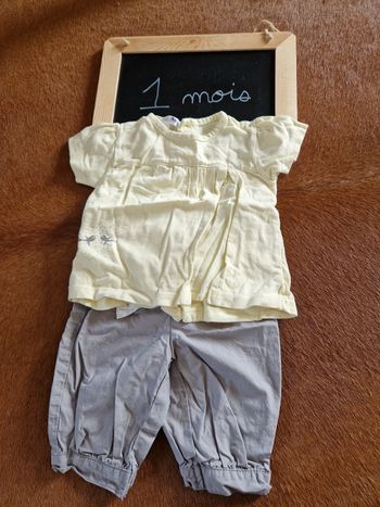 Ensemble fille  1 mois