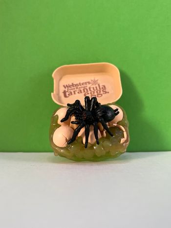 Zuru Mega Gross Minis - Tarantula Eggs