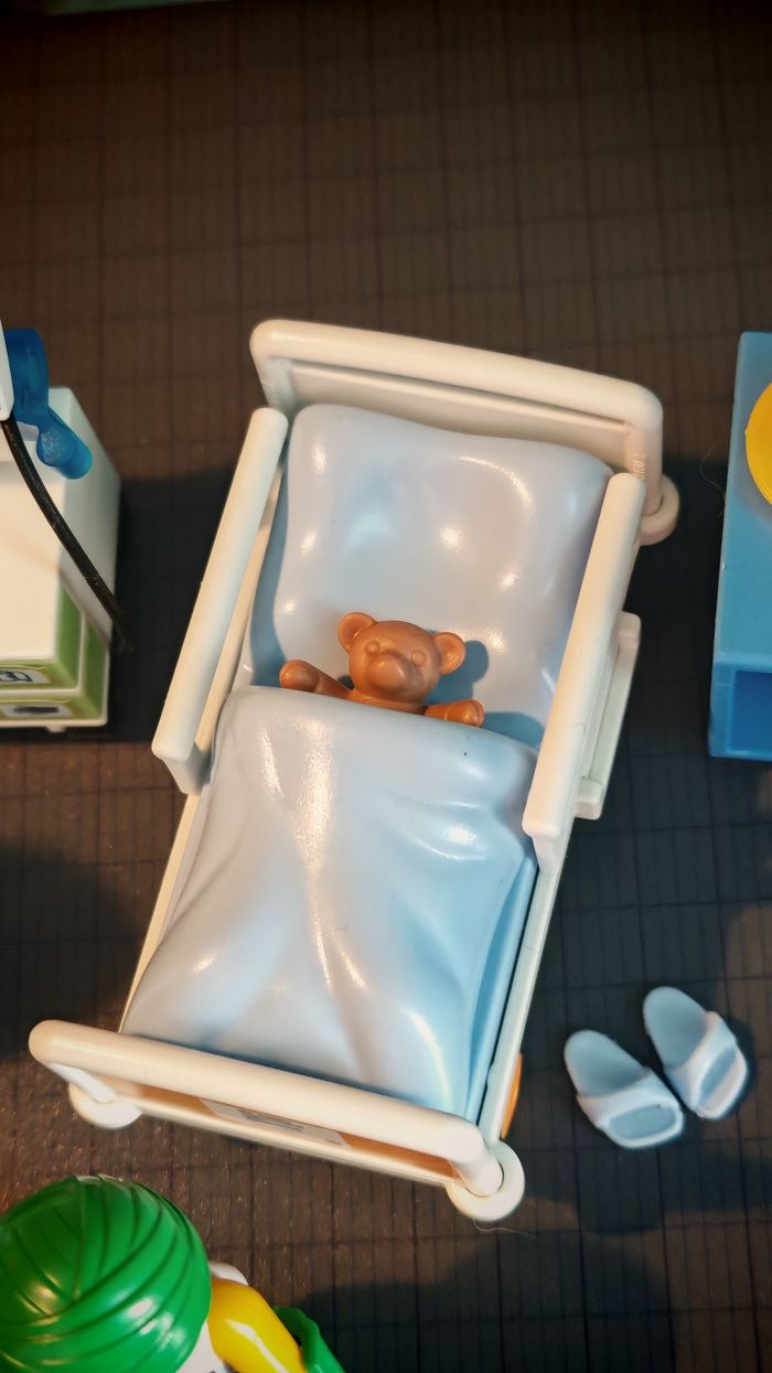 Playmobil City Life hôpital
REF 70192 - photo numéro 3