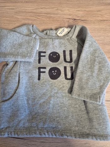 Pull taille 9 mois tape à l'œil